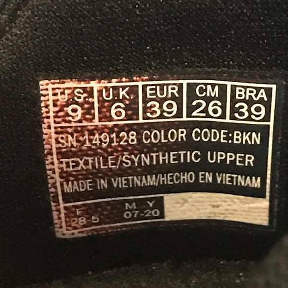 Skechers D’Lux Walker relaxed fit slip-on, women’s, black - Picture 11 of 16